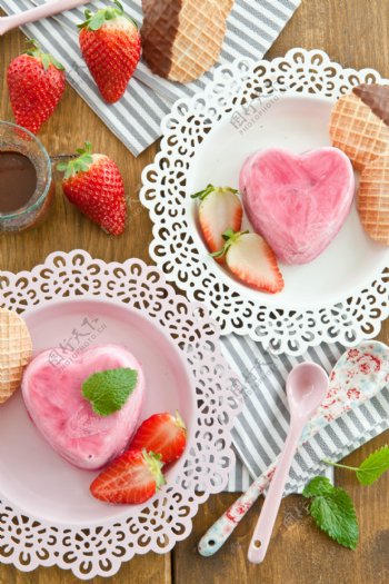 草莓冰块美味