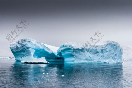 海面上的浮冰摄影图片