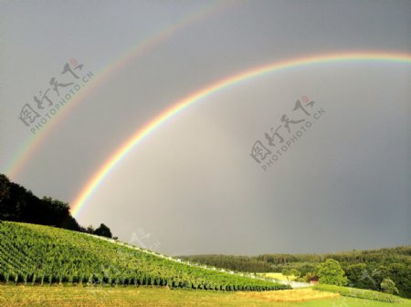 田园雨后彩虹图片