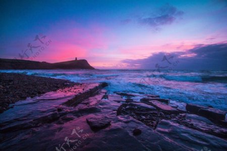 唯美紫色海岸风景图片