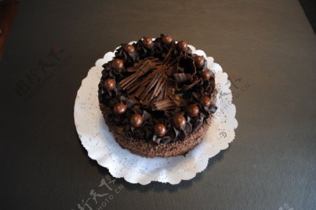 黑色巧克力蛋糕图片