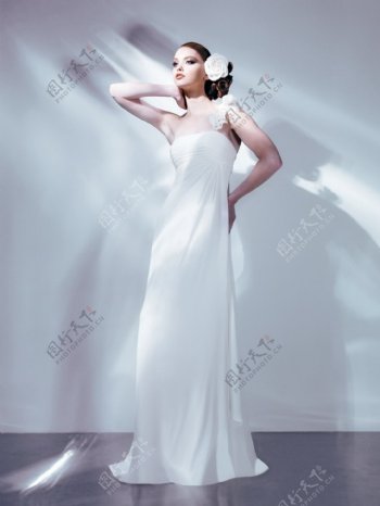 白色唯美婚纱图片