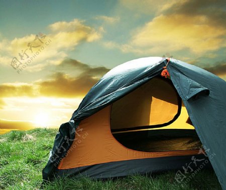 野外露宿的帐篷