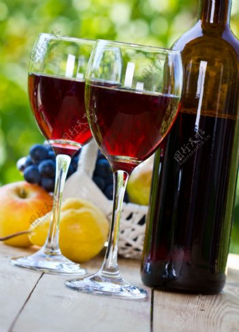 红酒和水果