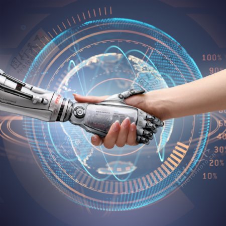 科技背景和人类握手的机器人手臂图片