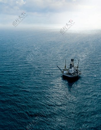 海上石油平台图片