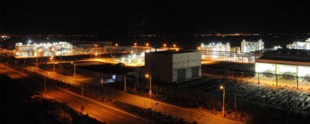 夜晚的工业园区图片