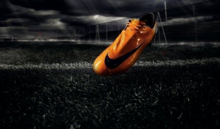 Nike橙色经典运动鞋