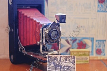 老式红色相机
