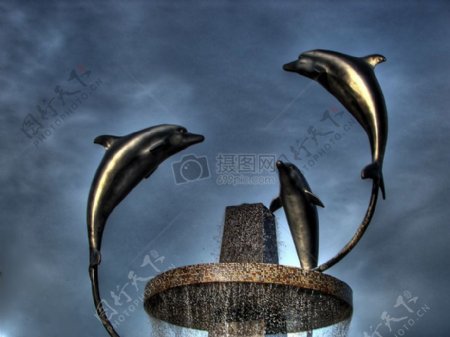 跳跃海豚雕塑