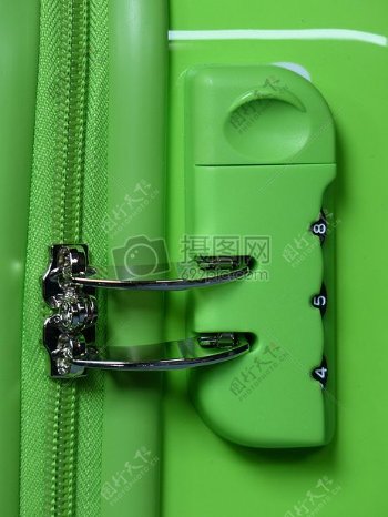 绿色的行李箱密码