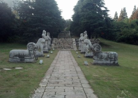 墓道雕塑