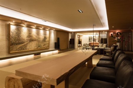 现代时尚大户型客厅金色挂画室内装修效果图