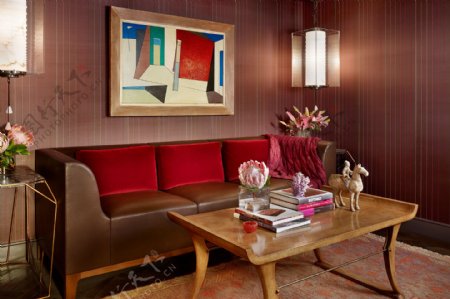 现代时尚高级客厅皮质亮色背景墙室内装修图