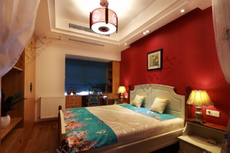 红色墙壁欧式卧室效果图