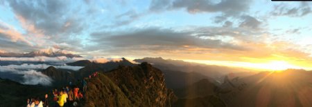 牛背山华尖山日出云海贡嘎山旅行