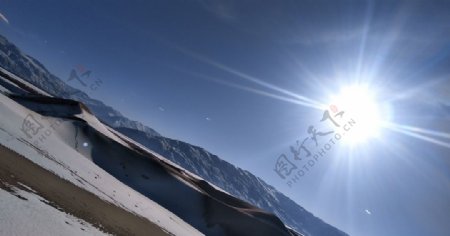 西藏沙漠雪景