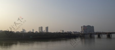 江面大桥城市摄影图