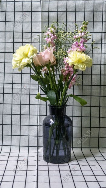 插在花瓶的里的插花素材高清图