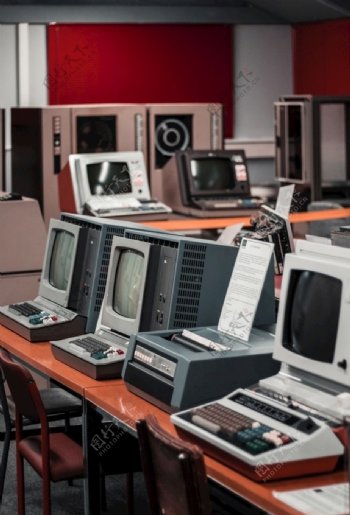 古董级老式电脑