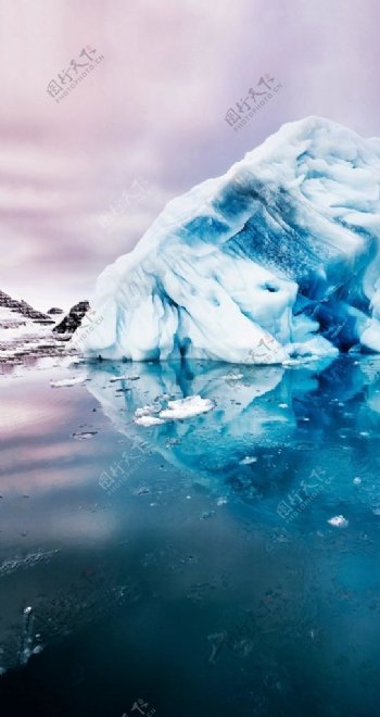 北极南极冰山海面手机高清壁纸