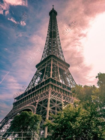 法国埃菲尔铁塔地标建筑背景