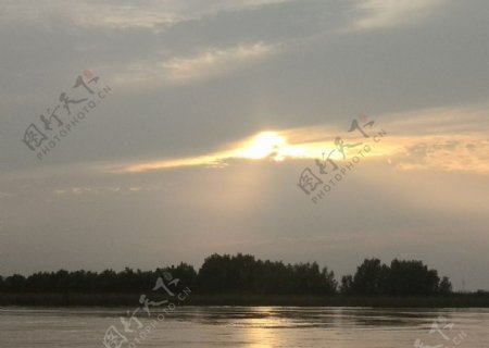 黄河边夕阳