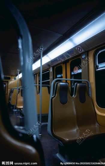 地铁公交座椅图片