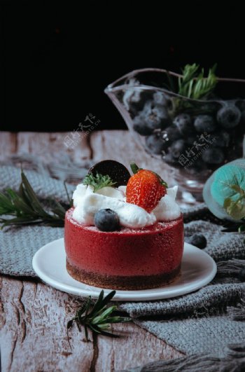 草莓蛋糕零食甜品背景海报素材图片