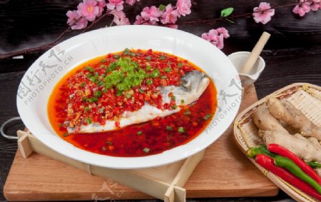 中餐剁椒鱼头图片