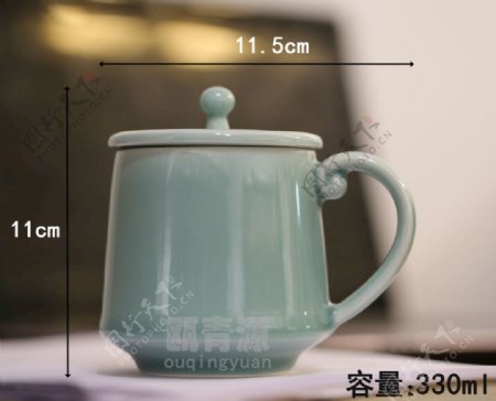 青瓷茶杯图片