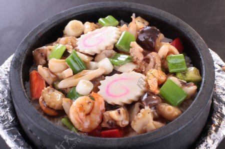 万年海鲜杂锦石锅饭图片