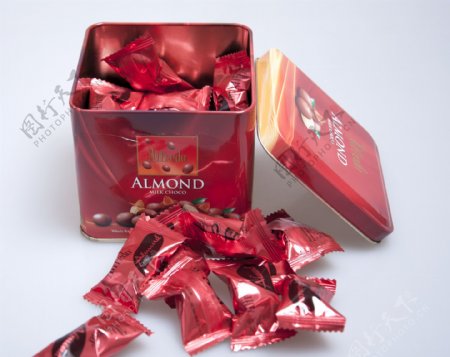 红色巧克力礼盒图片