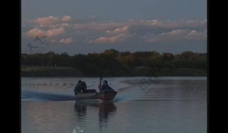 夜幕湖色捕鱼视频图片