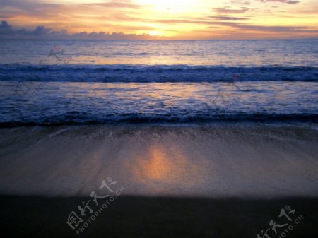 巴厘岛海边落日图片