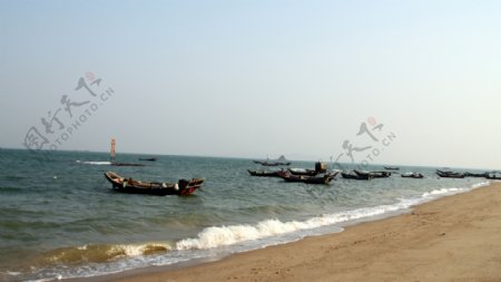 观音山海边的渔船图片