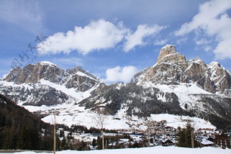 多洛米蒂山脉图片