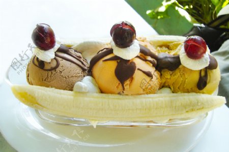香蕉船冰淇淋图片