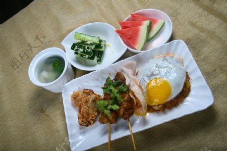 东南亚式套餐印尼炒饭图片