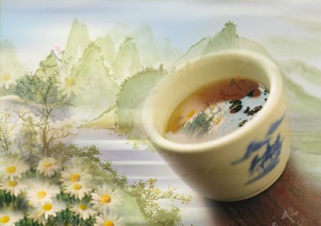 一杯茶背景是菊花和山水画
