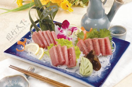 日本料理鲔鱼腩刺身