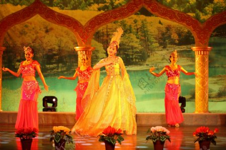 维族舞蹈图片