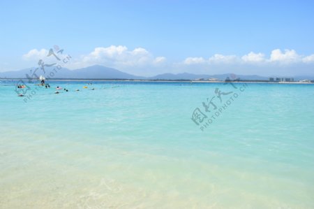 三亚海滨浴场图片