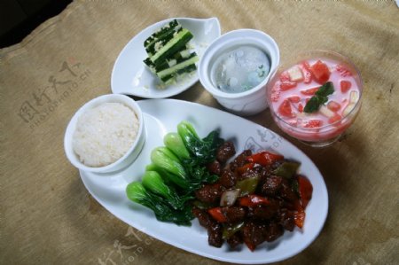 中式套餐黑椒牛柳图片