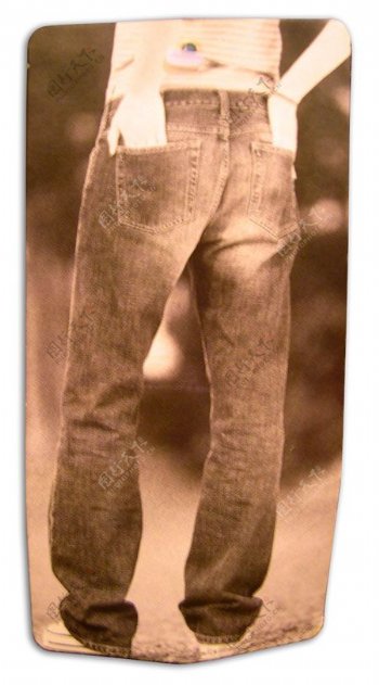 男人牛仔裤背影吊牌咖啡色免费素材