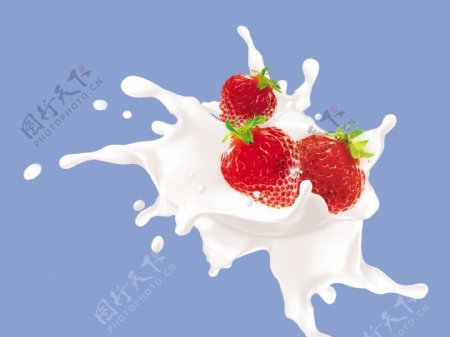 溅起的草莓牛奶