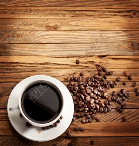 咖啡豆与杯子木板高清摄影图片