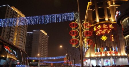 春节街景夜璀璨图片