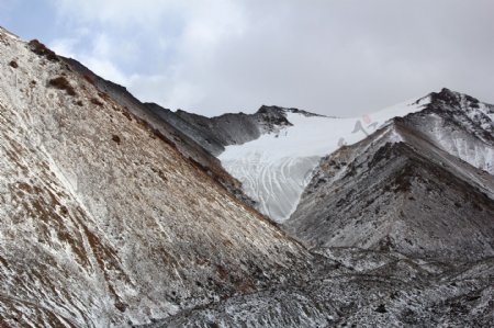 高原雪山图片