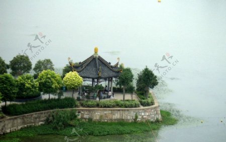 湖中亭图片